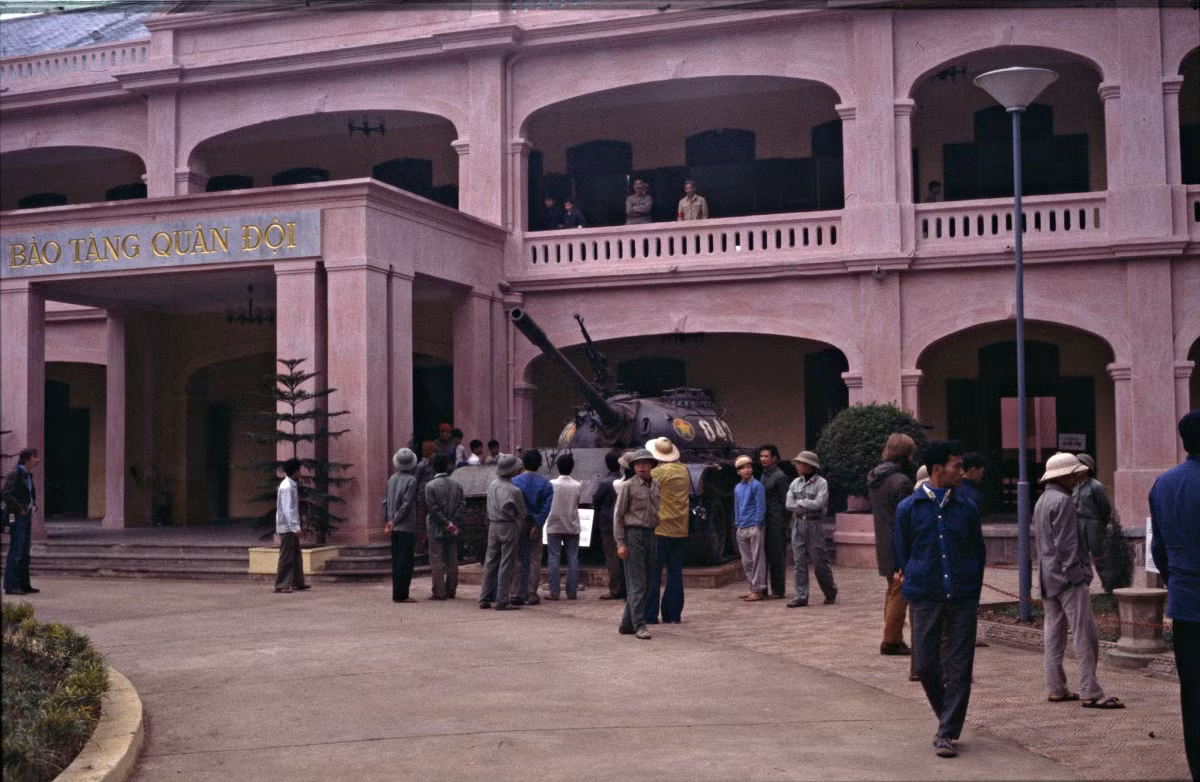Bảo tàng Quân đội ngày ấy.