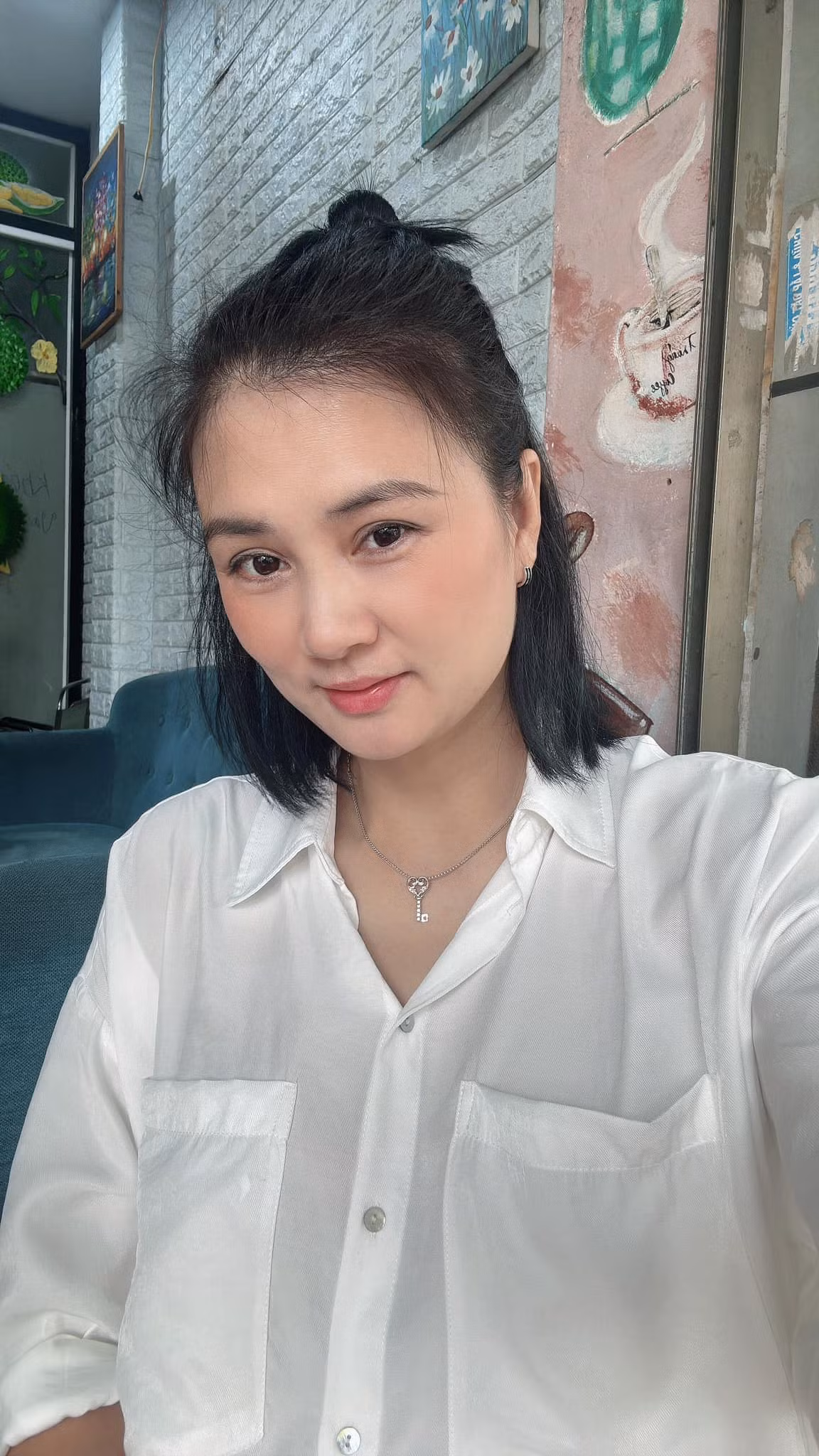 Phạm Thị Kim Huệ là một tên tuổi lừng danh trong làng bóng chuyền Việt Nam, đã từng toả sáng với tài năng và những thành tích ấn tượng