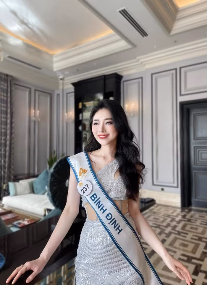 Nhan sắc của cô nàng khiến nhiều người không còn nhận ra thí sinh Olympia năm nào.