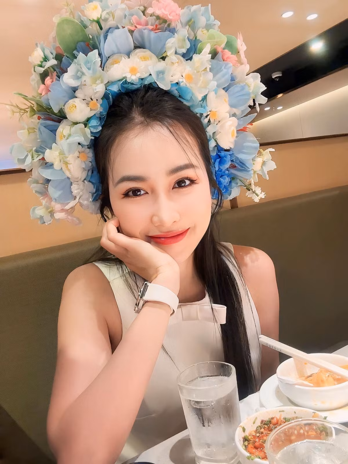 Không chỉ thành công trong hoạt động chơi nhạc, Trang Moon DJ còn thử sức trong vai trò là diễn viên với các vai diễn cùng các nghệ sĩ nổi tiếng.