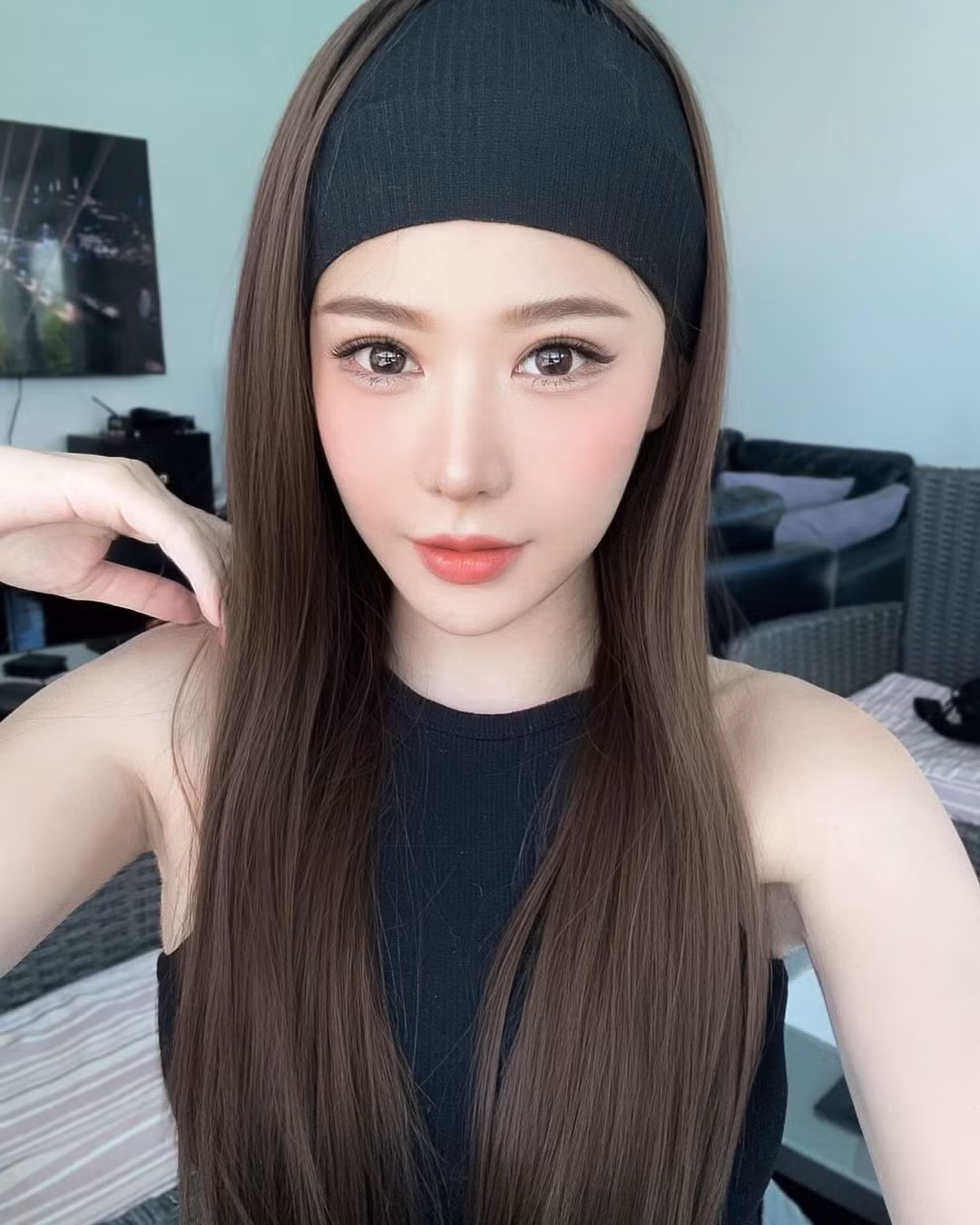 Trên trang cá nhân, cô nàng thường đăng tải những khoảnh khắc đời thường.