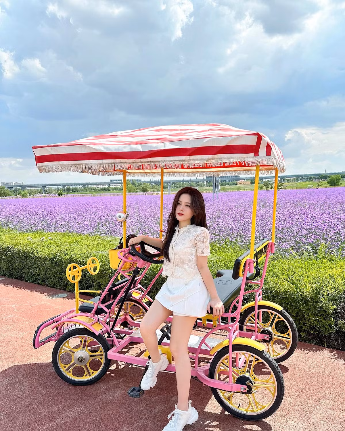 Cuộc sống ở nước ngoài của Thoại Liên khiến ai cũng mong ước.