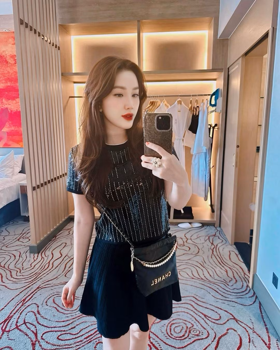 "Anh cho Thy cảm giác mình là duy nhất, là một công chúa ở đời thực. Thy chọn người đàn ông luôn trân trọng và biết giá trị người phụ nữ. Thy chọn cuộc sống mà người đàn ông sẽ là trụ cột chăm lo cho gia đình, không để vợ phải vất vả lo toan nhưng lại hoàn toàn ủng hộ đam mê của vợ", Bảo Thy chia sẻ về chồng đại gia.