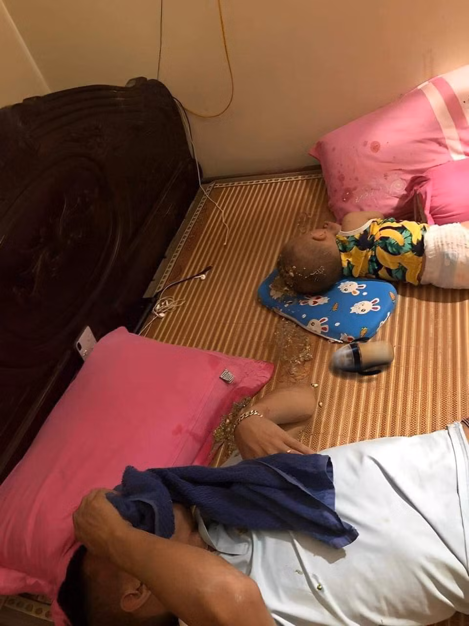Anh chồng thì sau khi tạo ra một "bãi chiến trường" đã ngủ quắc cần câu, chỉ còn mỗi chị vợ phải dọn dẹp: "Khổ thân đứa bé 13 tháng tuổi đang ngủ bị mẹ lôi dậy đi tắm, cũng khổ thân cho cả em nửa đêm phải dọn dẹp đống hậu trường của anh... Lắm lúc em nghĩ không biết em đi nhậu với bạn, 1h sáng về nôn vào đầu anh vậy, chắc anh...em ko trượt phát nào". Cô than thờ "Đàn bà, cũng có nhiều cái khổ, anh nhỉ??? Khổ nhất là có ông chồng nể bạn, nể bè nhưng lại không thương vợ, xót con...".