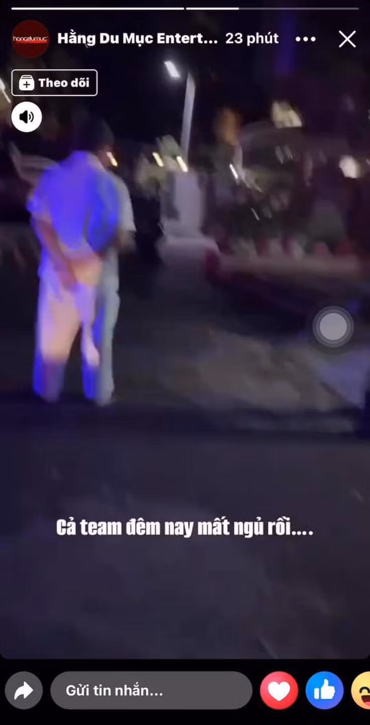 Trước đó vào tối qua, trang Hằng Du Mục Entertainment đã đăng tải đoạn video với sự xuất hiện của cảnh sát gần khu vực nhà cô khiến nhiều người theo dõi không khỏi lo lắng.