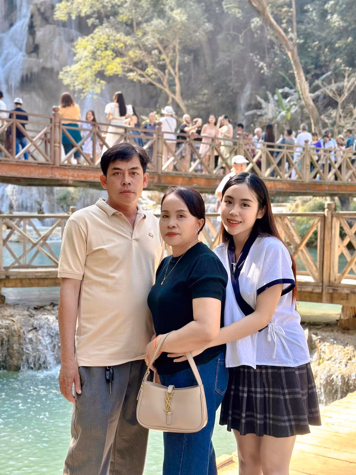 Maysaa bày tỏ rằng muốn được đưa bố mẹ đi chơi biển nhân dịp bố mẹ sang Việt Nam chơi. Cô nàng cũng khiến nhiều người thích thú khi chia sẻ rằng bố mẹ mong muốn mình lấy chồng người Việt.