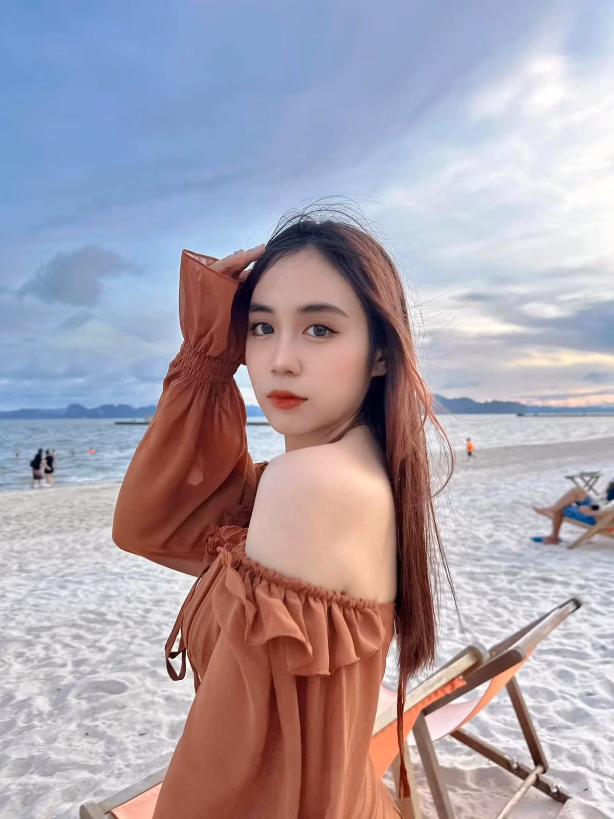 Nữ sinh may mắn đoạt giải nhì trong kỳ thi ASEAN Quiz cấp tỉnh và nhận được học bổng toàn phần sang Việt Nam đúng như ý muốn.