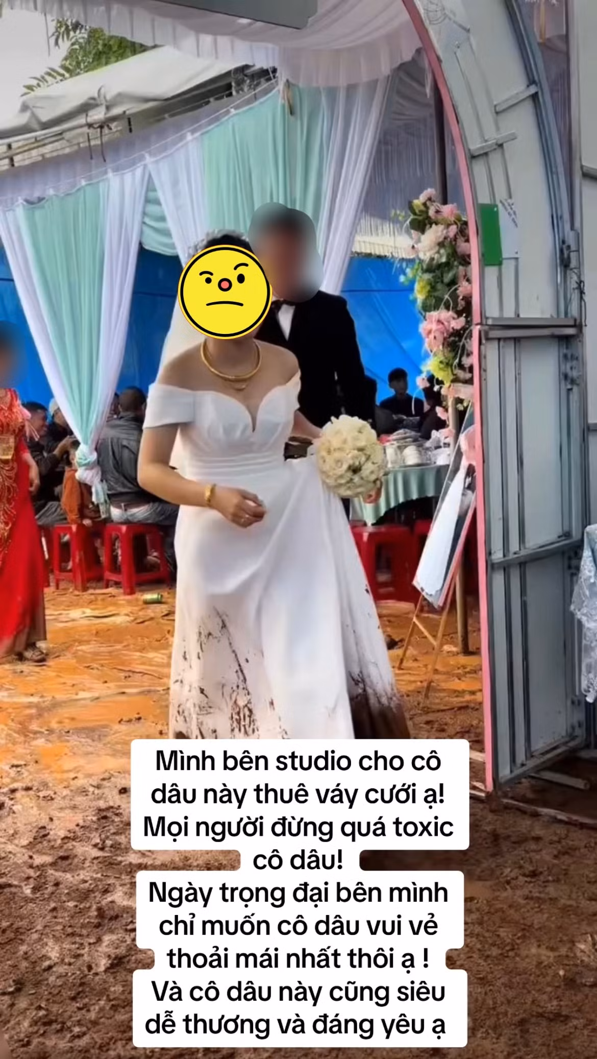 Mới đây, một clip ghi lại cảnh cô dâu mặc váy cưới màu trắng, nhưng phải lê lết đi trong bùn đất đã nhận được nhiều sự đồng cảm của netizen.