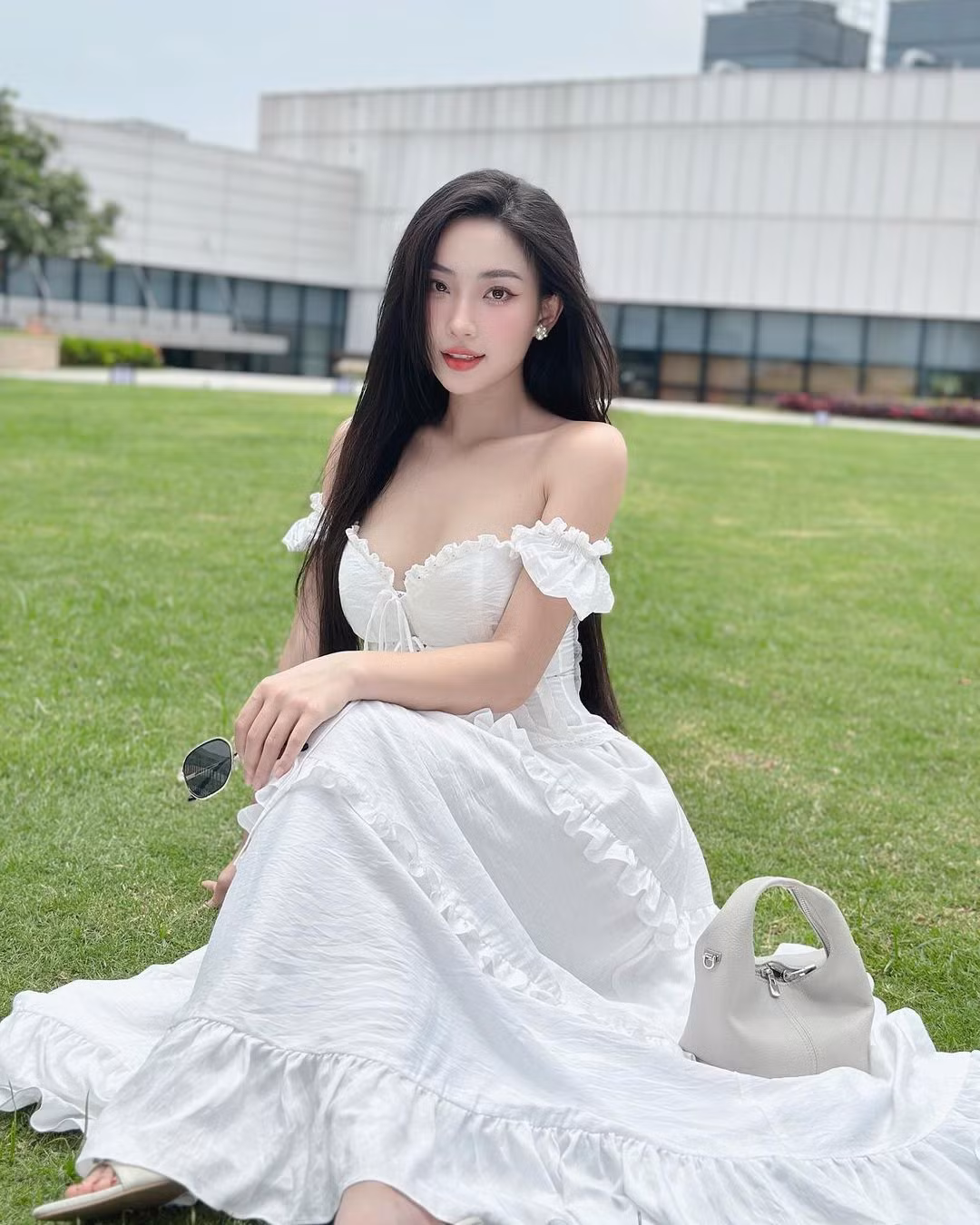 Huệ Chi tự nhận thấy mình phù hợp với công việc mẫu ảnh. Nghề mẫu ảnh vừa cho cô nguồn thu nhập ổn định, vừa giúp cô có những trải nghiệm tuyệt vời. (Ảnh: IGNV)