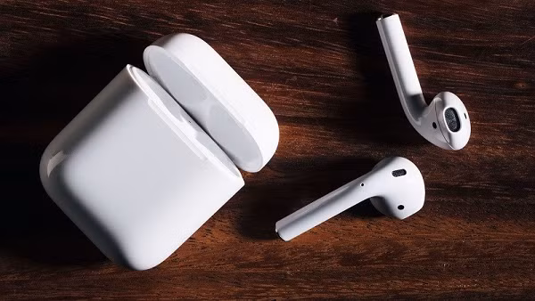 Anh lập tức sử dụng ứng dụng Find My của Apple để tìm kiếm và tá hỏa khi nghe thấy tiếng chuông phát ra từ trong dạ dày của mình. Rất may, anh đã đến bệnh viện kịp thời để tiến hành phẫu thuật và lấy nó ra.