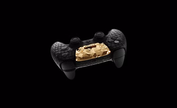 Phiên bản cuối cùng là Caviar Sony PlayStation 5 Carbon sử dụng lớp phủ carbon bền chắc trên xe hơi cho cả thân máy lẫn tay cầm.