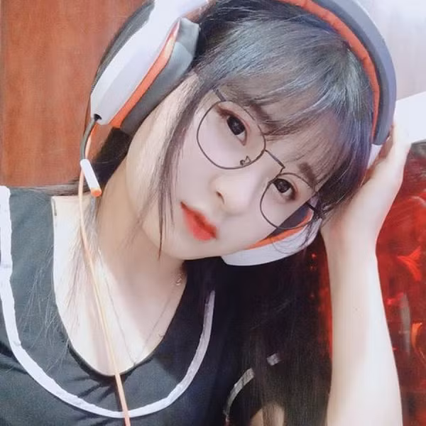 Đối với các streamer, việc có người thích, người không là chuyện khá bình thường. Nhưng đa phần đều cố lờ đi, chỉ tập trung vào những người yêu quý mình. Tuy nhiên, nữ streamer 10X Mèo 2k4 lại dám đối diện với những ý kiến chê trách đó.