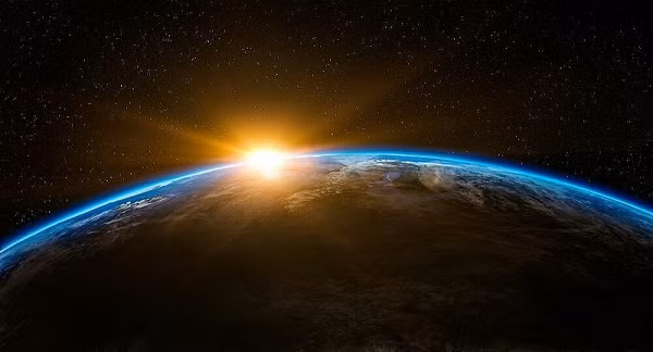 Ngoài ra người tham gia chuyến bay cũng được huấn luyện về cách sử dụng bộ đồ không gian và cách ứng phó trong những trường hợp khẩn cấp.