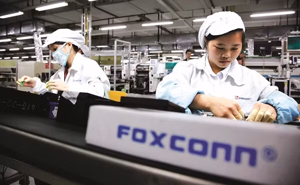 Tuy nhiên các nhà máy tại Việt Nam có sản xuất các mẫu đồng hồ thông minh mới như Apple Watch SE, Watch Series 6 hay không vẫn là một ẩn số.