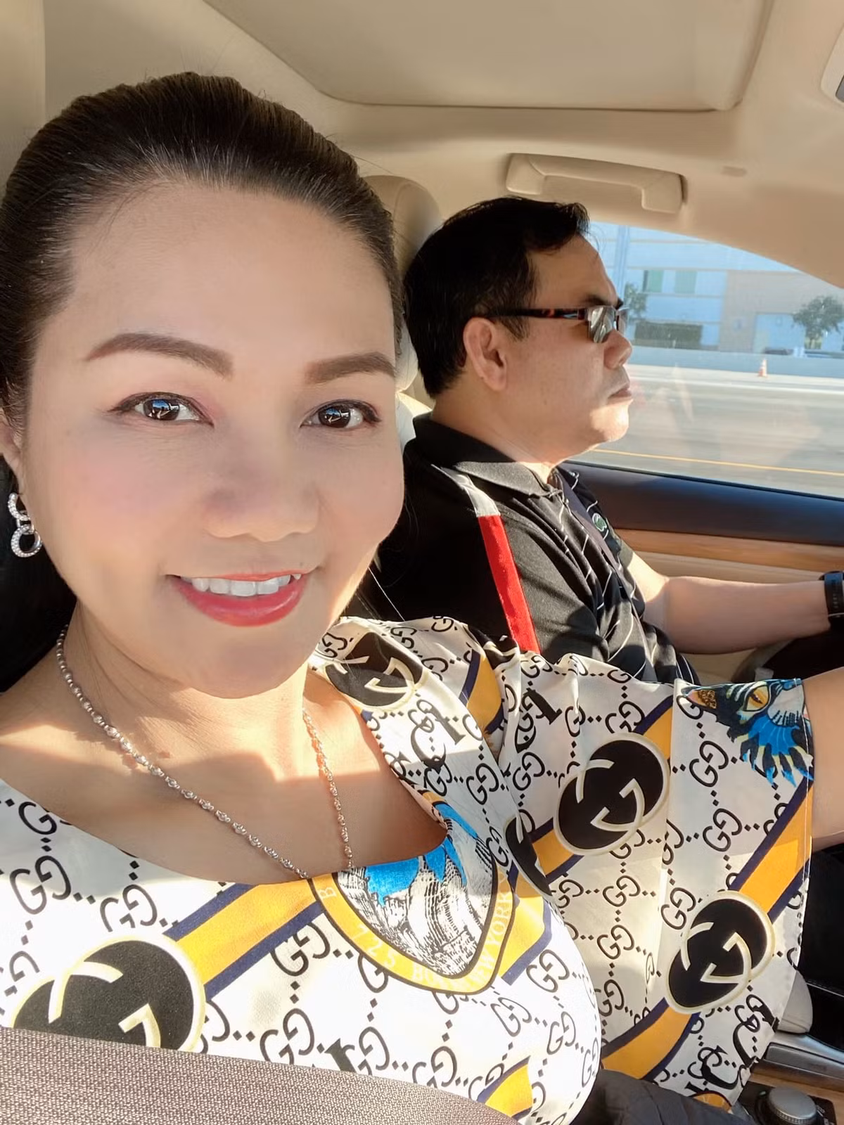 Hon nhan 19 nam hanh phuc cua 'ngoi sao cai luong' Ngoc Huyen-Hinh-4