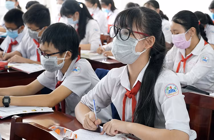 Ha Noi cho phep hoc sinh lop 9 tai 17 huyen, thi den truong tu 22/11
