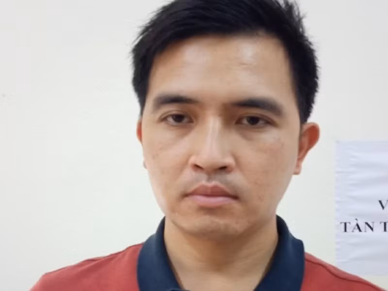Thời điểm đó, Nguyễn Trường Giang không phải là cán bộ của UBND TP Hà Nội, nhưng suốt quá trình đi thăm, làm việc, khảo sát, trao đổi, đàm phán với đối tác để sản xuất, sử dụng chế phẩm Redoxy 3C, Giang được ông Nguyễn Đức Chung cử đi cùng như cán bộ của UBND TP Hà Nội. 