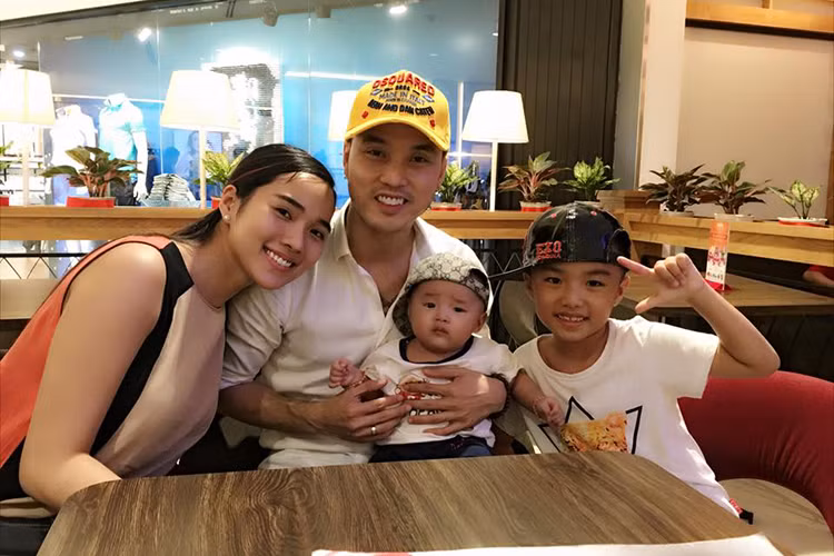 Hiện tại, tổ ấm hạnh phúc của Ưng Hoàng Phúc - Kim Cương khiến nhiều người ghen tị.