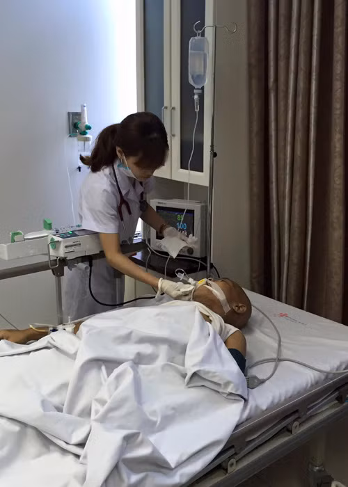 Trong suốt thời gian mang trọng bệnh, Hán Văn Tình vẫn luôn giữ thái độ lạc quan. Đầu năm 2016, anh còn từng tham gia đóng phim hài "Thông gia đón Tết".