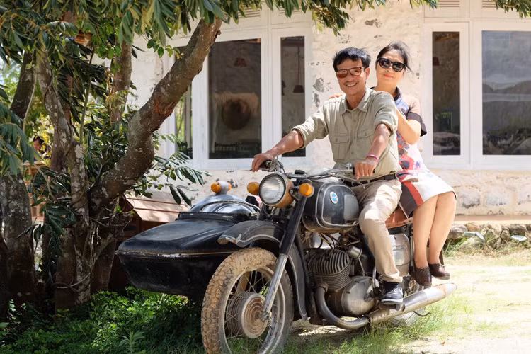Bố người đẹp tên Đặng Quốc Thái còn mẹ của cô tên Nguyễn Thị Thanh Huyền.