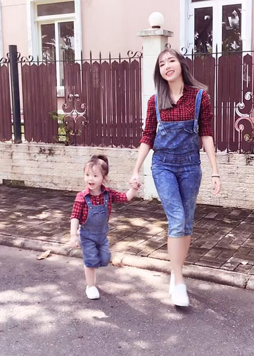Mộc Trà - chị gái bé Túc Mạch cũng rất được lòng cư dân mạng kể từ khi sinh ra cho đến nay.