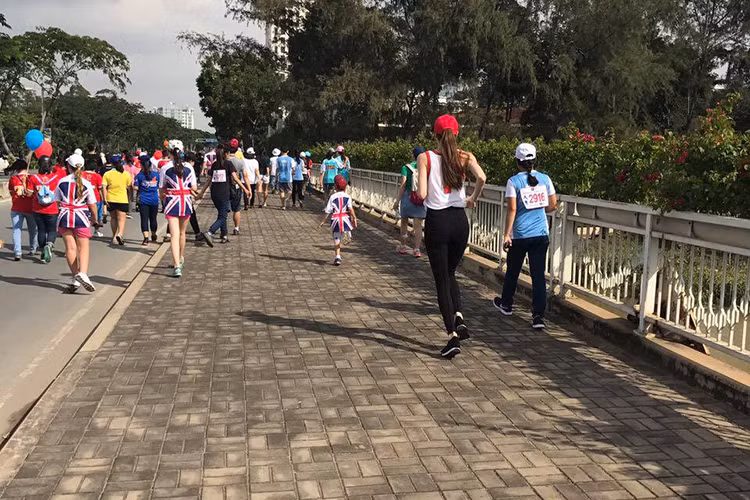 Có thể thấy, dù đã ly hôn nhưng doanh nhân phố núi và “nữ hoàng giải trí” vẫn giữ tình bạn bè để cùng mang lại những gì tốt đẹp nhất cho con trai.