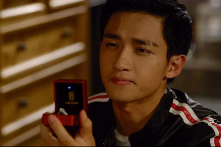 Với đoạn clip ngắn đầy hài hước, lãng mạn và cảm giác tò mò cho người xem, Lê Khánh và Hữu Vi đã thoải mái diễn tả cảm xúc nhân vật bằng cách thể hiện chân thật nhất. 