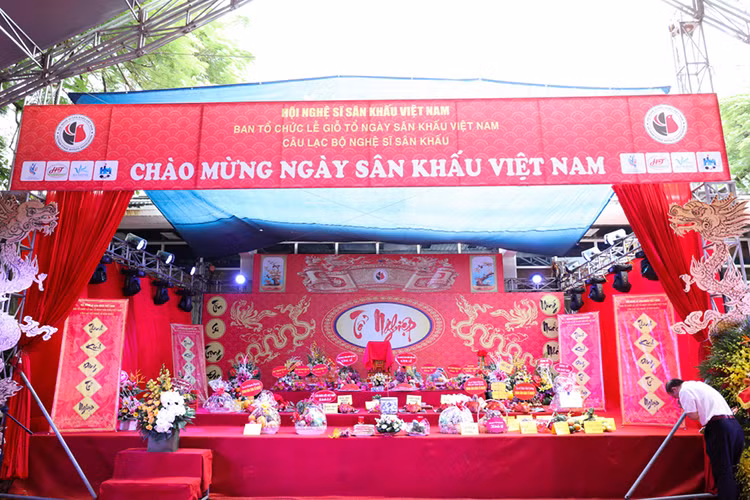Nghe si Ha Noi te tuu ngay gio To nghe san khau-Hinh-11