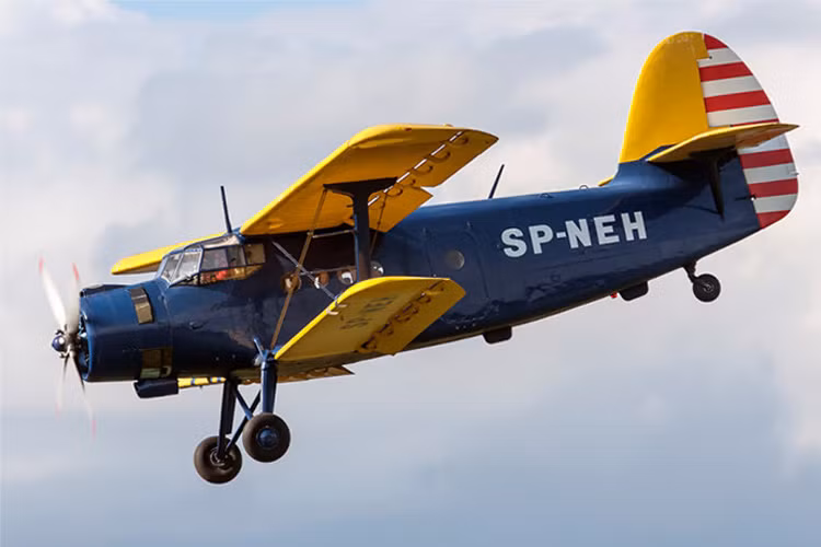 Chiếc Antonov An-2 cất cánh lần đầu tiên năm 1947.
