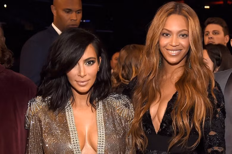 Thực tế là rất nhiều ngôi sao Hollywood luôn giữ khoảng cách với gia đình Kardashian. Họ không muốn chạm mặt bất kỳ thành viên nào của gia đình này. Beyonce là bạn thân của Kanye West nhưng cô đã không tới dự đám cưới của anh chỉ vì muốn tránh Kim Kardashian.