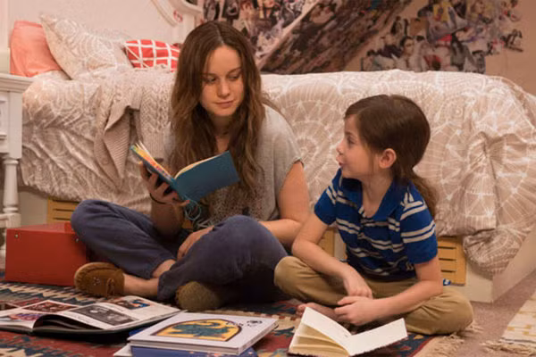 Người hâm mộ cho rằng Brie Larson giống như một làn gió mới của Oscar 2016. Nếu như đối thủ đáng gờm Charlotte Rampling có bề dày kinh nghiệm thì Brie Larson lại có sự lột xác ngoạn mục mà không ứng cử viên nào có được.
