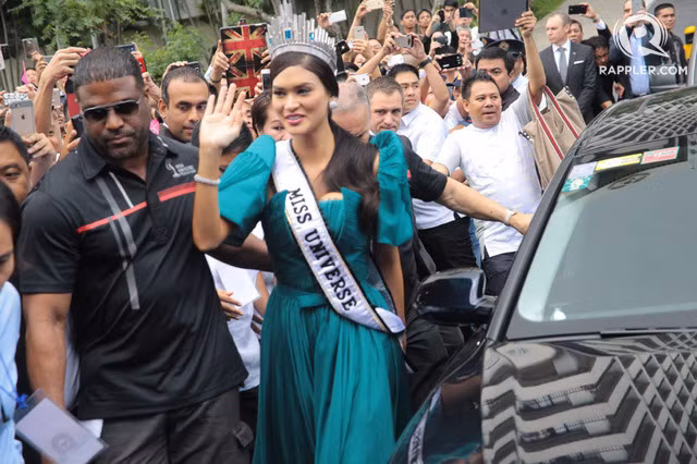 Ngày 25/1, Hoa hậu Hoàn vũ 2015 Pia Wurtzbach có lễ diễu hành dài 6km tại thủ đô Manila, Philippines. Đây là lần đầu tiên Pia Wurtzbach trở lại quê nhà sau hơn một tháng đăng quang Hoa hậu Hoàn vũ vào ngày 20/12/2015.
