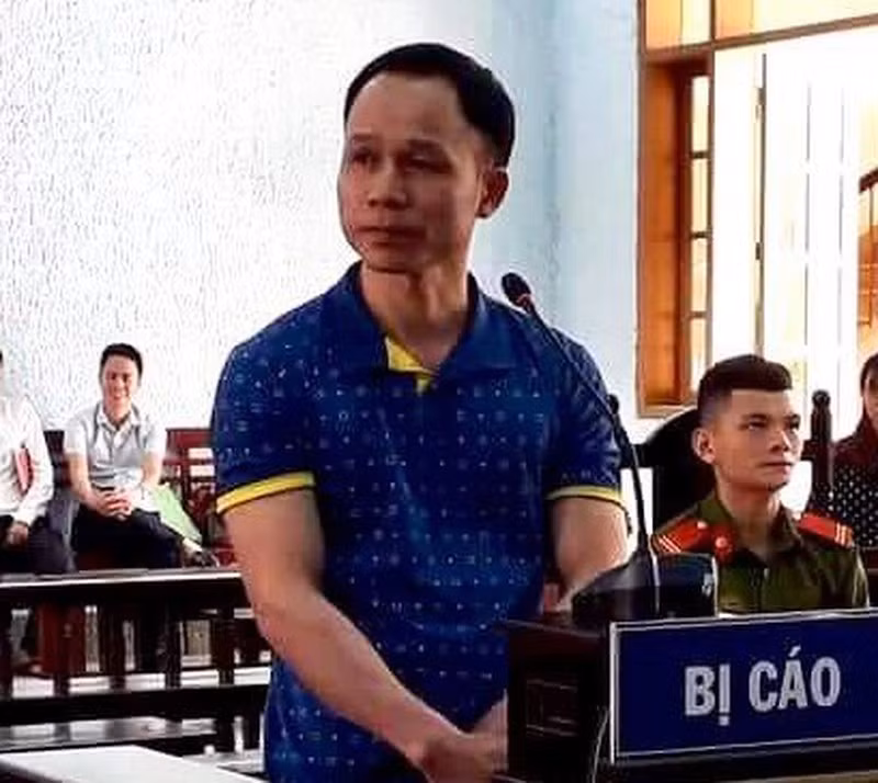  Nhậu xong, thầy giáo dụ dỗ ngủ với nữ sinh lớp 8: Ngày 14/10/2019, tại phiên toà sơ thẩm, Toà án nhân dân tỉnh Gia Lai tuyên phạt Hồ Trọng Đăng (SN 1983, nguyên là thầy giáo Tổng phụ trách đội Trường THCS Phan Bội Châu, xã Ia Nan) 8 năm 6 tháng tù về tội “Hiếp dâm người dưới 16 tuổi”.