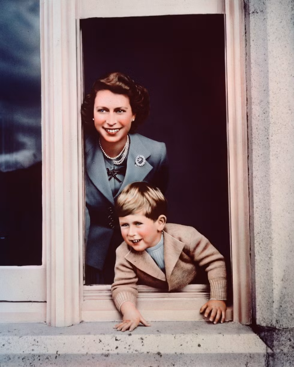 Ông là con trai cả của cố Nữ hoàng Anh Elizabeth II và Hoàng thân Philip. Ảnh: Pinterest.