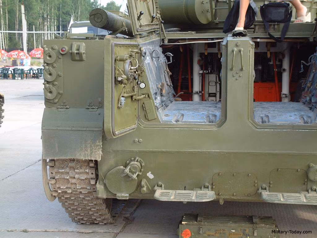 Vì là xe chiến đấu bộ binh, nên BMP-3F có thể kiêm nhiệm vai trò chở quân với tối đa 7 lính thủy đánh bộ.