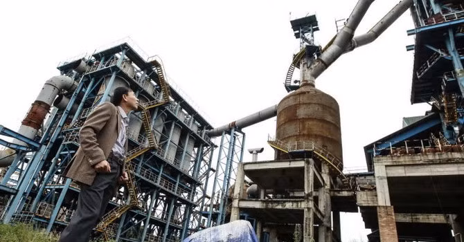 Tháng 7/2007, Trần Trọng Mừng, tổng giám đốc TISCO, đã ký hợp đồng số 1 EPC với đại diện của MCC. Giá trị hợp đồng hơn 160 triệu USD là giá trọn gói không thay đổi trong suốt quá trình thực hiện hợp đồng. Thời gian thực hiện hợp đồng được ấn định 30 tháng.