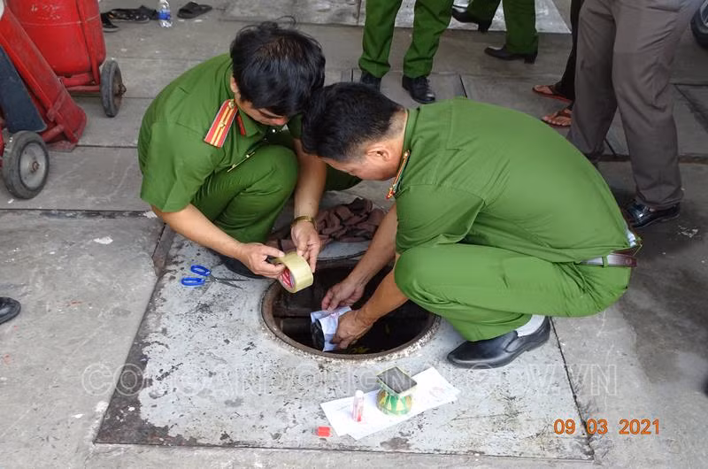 Lê Thanh Tú và Trần Thị Thanh Vân đã xây dựng 01 bến thủy nội địa có thể tiếp nhận tàu thủy chở xăng với tải trọng 1.000 tấn, sử dụng 04 tàu có tải trọng từ 400 đến 1.000 tấn để vận chuyển xăng nhập lậu, xăng giả.