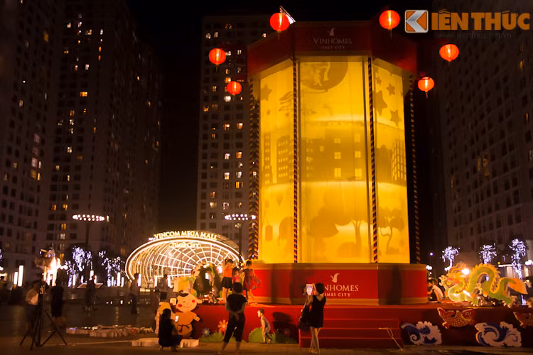 Pho phuong Ha Noi ruc ro sac mau don Trung Thu