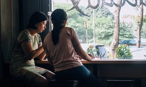 Trước kia, nó đã từng được bên mẹ hạnh phúc như thế (Ảnh minh họa)