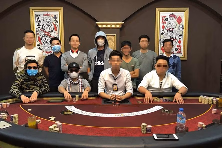 Những "hảo thủ" lọt vào vòng cuối giải "đóng phí - chơi bài - lĩnh tiền tỉ" vừa được tổ chức tại Hà Nội. Ảnh: Facebook CLB.