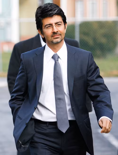 “Ông trùm” eBay Pierre Omidyar.