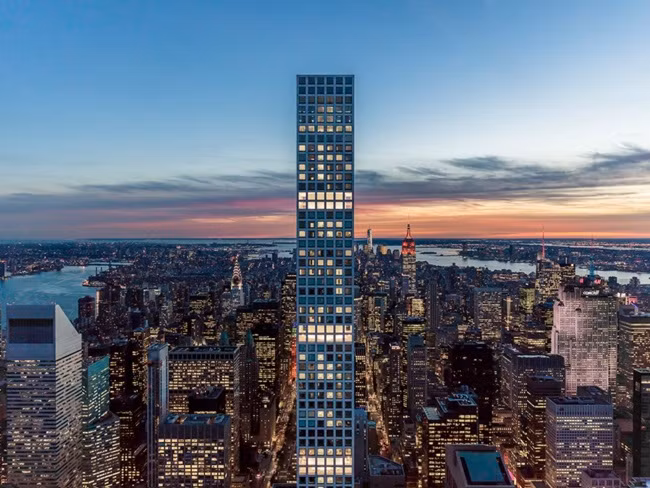 Căn penthouse ở tầng 96 được bán cho tỷ phú Ả Rập Saudi Fawar Alhokair với giá 87,7 triệu USD (hơn 2000 tỷ đồng) hồi năm 2016.