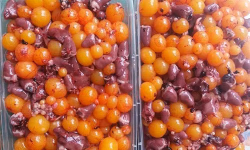 Trứng gà non đang được rao bán tràn lan trên mạng với giá 350.000 đồng/kg.