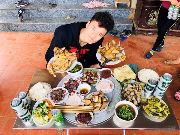 Đây là hình ảnh mới nhất về kiểu tóc đón xuân Mậu Tuất của Bùi Tiến Dũng.