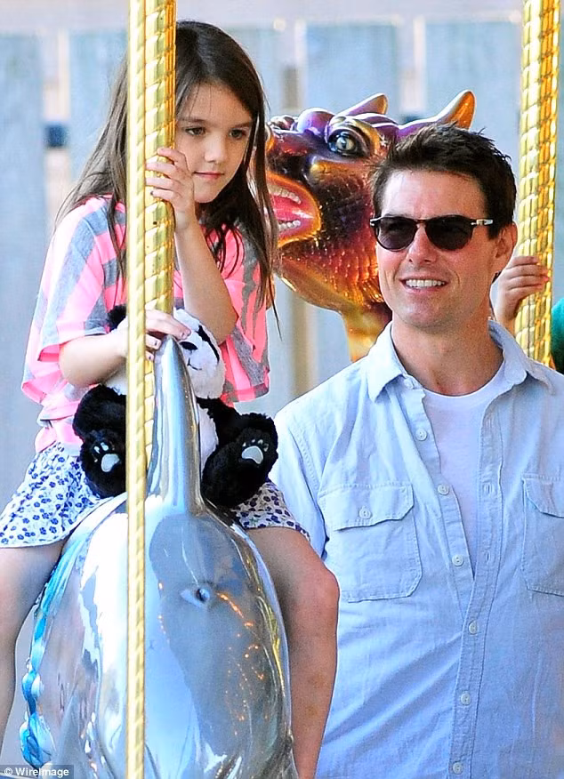 Vi sao Tom Cruise kien quyet tu choi gap mat con