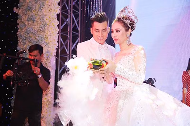 Lam Khanh Chi va nhung dieu lan dau tiet lo