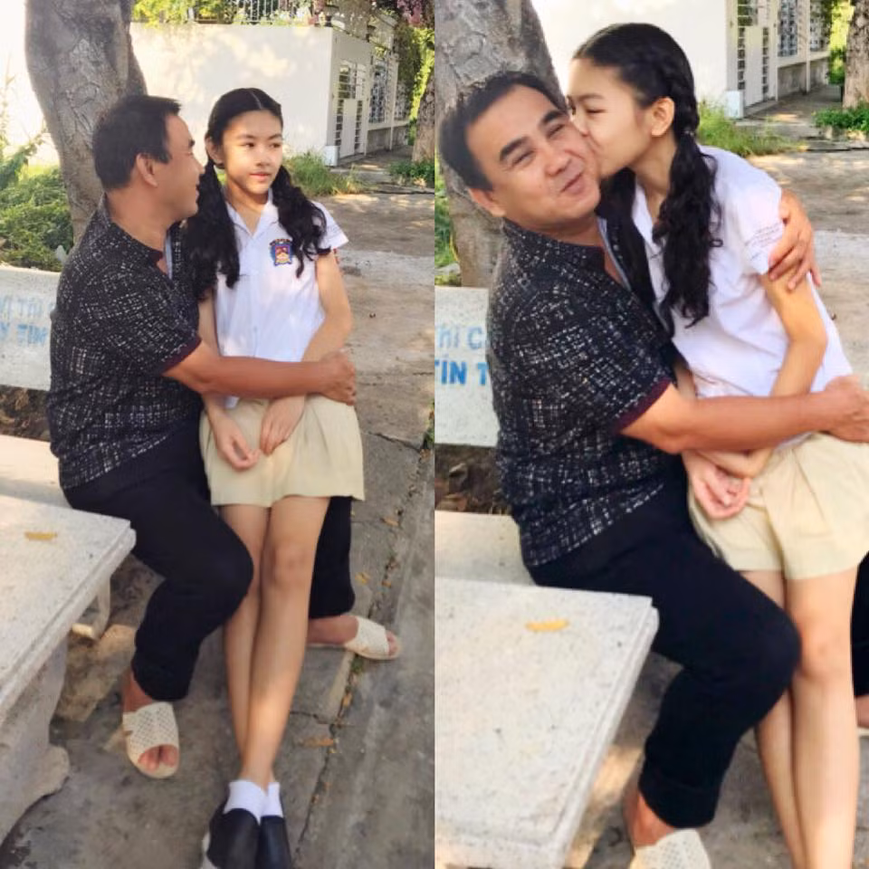 Đây cũng không phải lần đầu bố con MC Quyền Linh thể hiện tình cảm trước khi con gái đến trường. Chia sẻ hình ảnh này, bà xã Dạ Thảo viết: "Tâm sự một chút trước khi đưa em đến trường!".