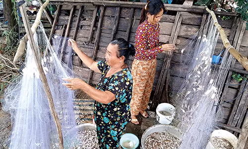 Mua nuoc noi, nghe 