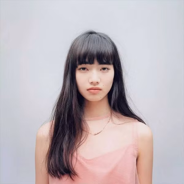 Nana Komatsu Từ tháng 5/2016, Nana Komatsu bị dính tin đồn hẹn hò G-Dragon sau khi chụp cùng trong một bộ hình trên tạp chí Nylon. Sau đó, đại diện của hai bên đã lên tiếng phủ nhận tin đồn hẹn hò của cặp đôi này. Tuy nhiên, sự việc vẫn tạo nên một làn sóng khuấy đảo cộng đồng fan Kpop lúc bấy giờ.