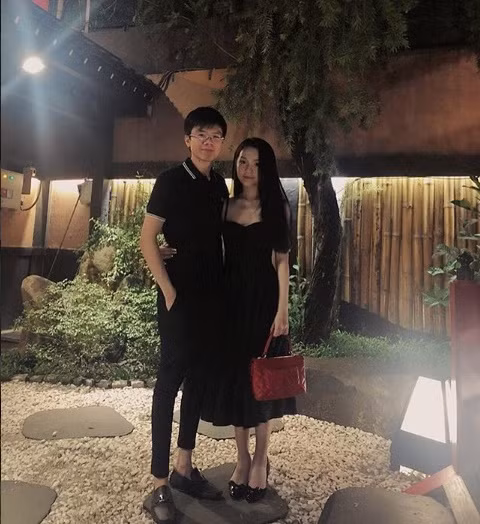 Về chuyện tình cảm, Phan Hoàng cũng sớm tìm được người trong mộng. Được biết, người yêu em trai Phan Thành tên là Đặng Khánh Hà. Chưa rõ thông tin về gia thế Khánh Hà, nhưng có thể thấy cô nàng sở hữu ngoại hình xinh đẹp. Trên Instagram Khánh Hà không ngại đăng tải những hình ảnh ngọt ngào Phan Hoàng và khéo khoe cuộc sống sang chảnh của mình.